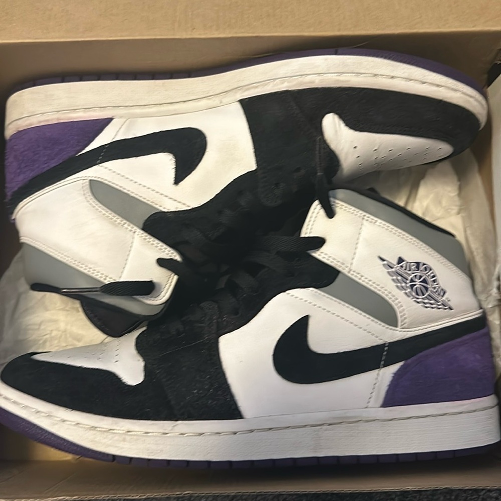 Air Jordan 1 Mid “Varsity Purple” - Picture 1 of 5